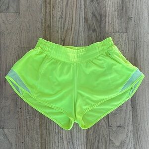 Lululemon low rise hotty hot shorts size 6